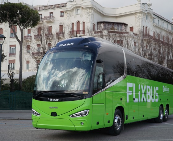 Menetrend szerinti LNG-hajtású buszjáratokat indít Olaszországban a FlixBus