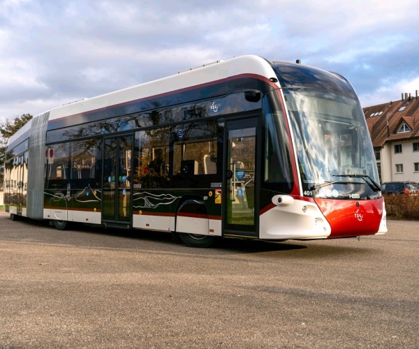 Negyven darab villámtöltős Hess lighTram 19 érkezik Clermont-Ferrand városába