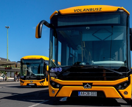 Ezer új Volán-buszt vásárolna jövő tavaszig az ÉKM