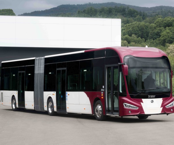 Újabb 11 darab Irizar villanybusszal bővíti flottáját a Voyages Emile Weber