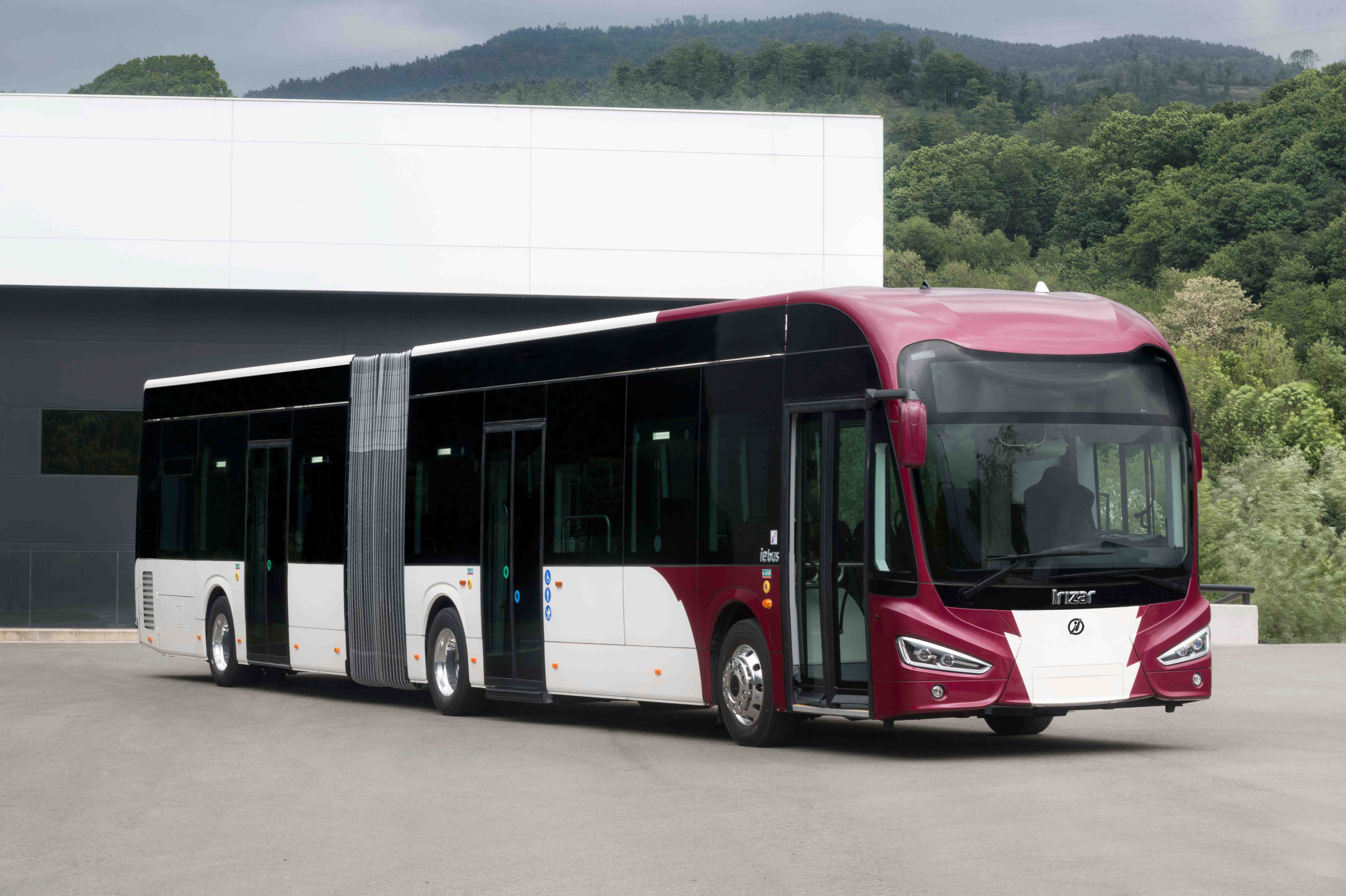 Újabb 11 darab Irizar villanybusszal bővíti flottáját a Voyages Emile Weber