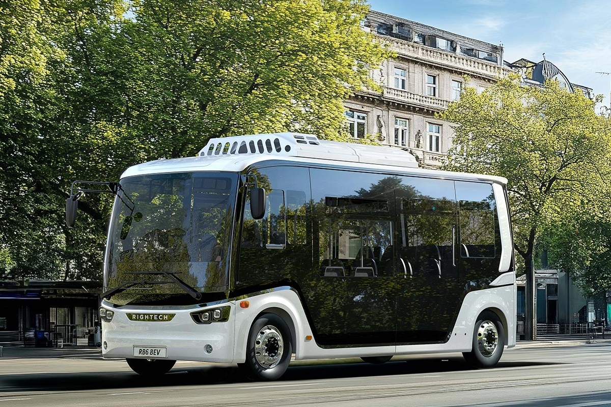 Több mint 1200 autóbusz legyártásával számol 2025-ben és új almárkát alapít a Wrightbus 4 RIGHTECH RB6 Uni BEV bus 3 euro cikkbe