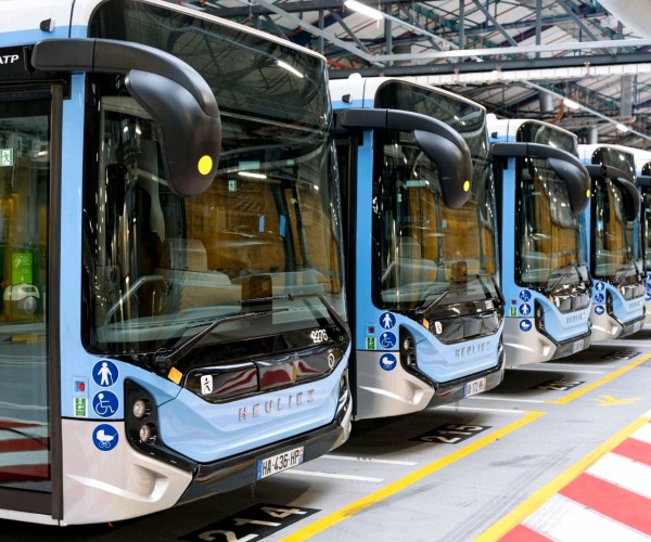 Már több mint ezer elektromos busz közlekedik Párizsban