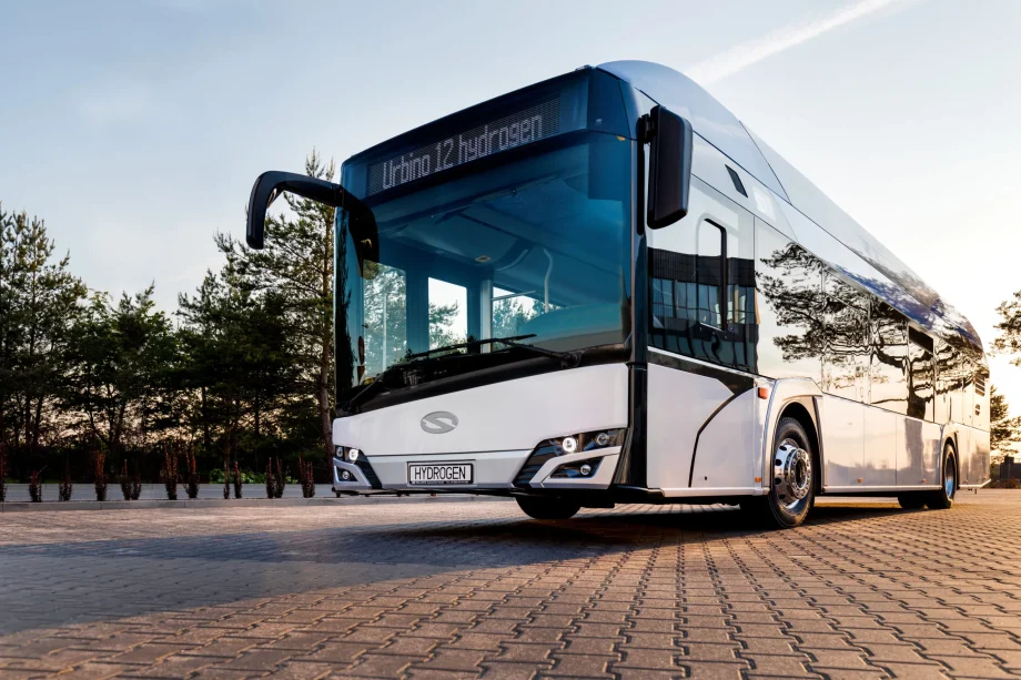 Solaris Urbino 12 hydrogen 3 scaled 1