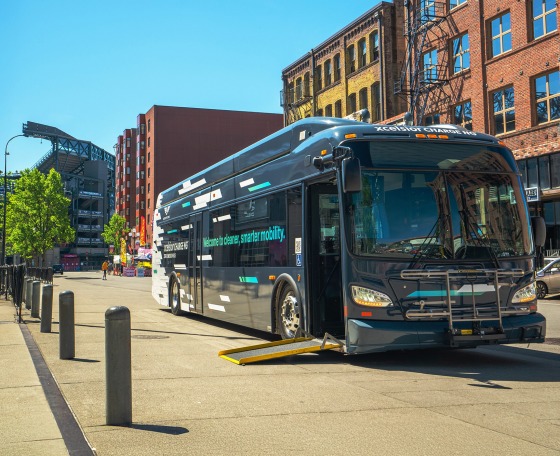New York közlekedési vállalata újabb 265 villanybuszt rendelt a New Flyertől