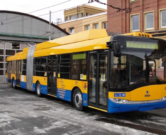 Hatvan önjáró trolibusz beszerzését indította el Zlín és Otrokovice közlekedési cége