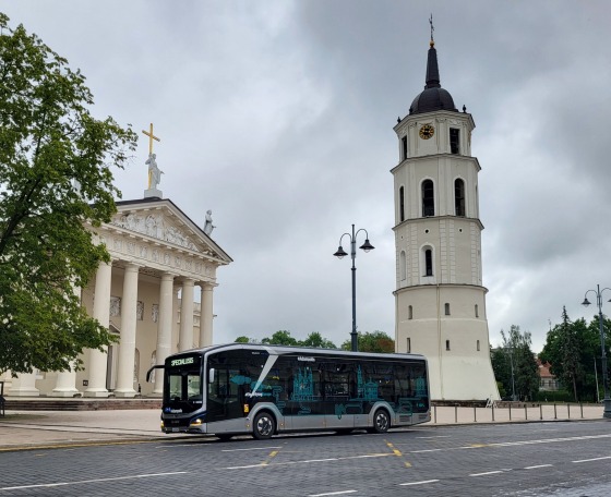 Száznegyvenöt villanybusz beszerzését indította el a litván főváros