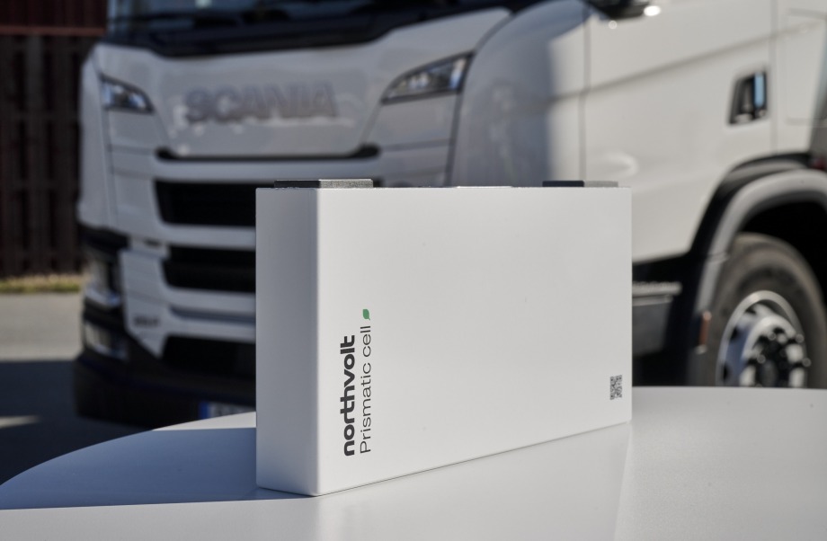 1694415555 23079 010