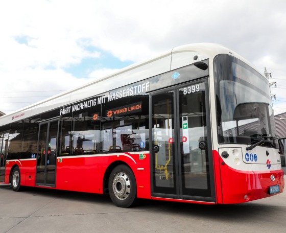 A Hyundai 700 bar nyomású hidrogénrendszerével szerelt autóbuszt tesztel Bécs