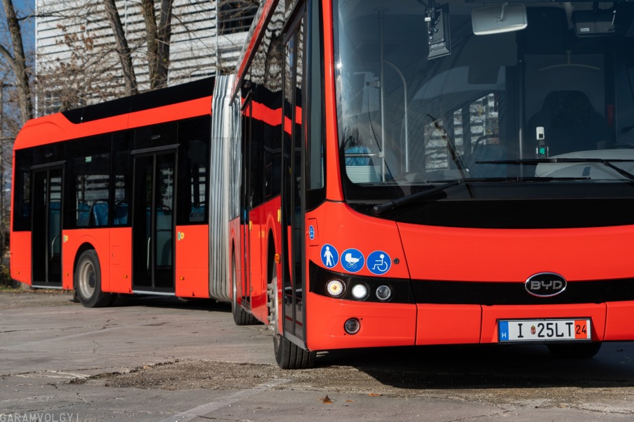 Négy BYD csuklós villanybuszt vásárol Miskolc