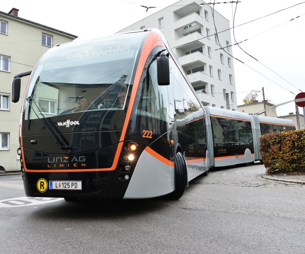 Linz újabb duplacsuklós trolibuszokat vásárolna