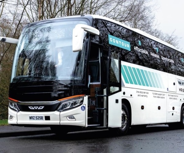Kínai eredetű távolsági busszal bővíti kínálatát a Wrightbus