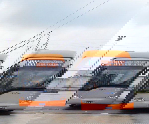 Budapesten kezd új életet hat nápolyi Ganz-Solaris Trollino trolibusz