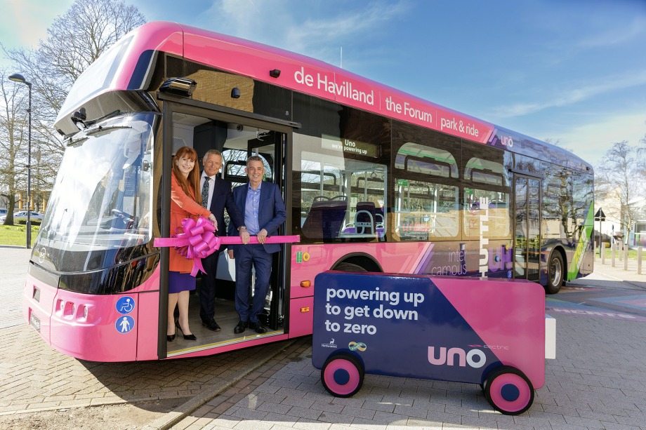 uno byd ebus b12 atadas 1 cimlapkep