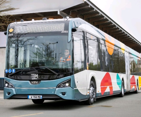 Átvette első két VDL Citea LF-181 csuklós villanybuszát a Bordeaux Métropole