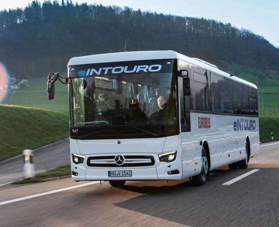 Túl van az első ügyfélteszten az elektromos hajtású Mercedes-Benz eIntouro