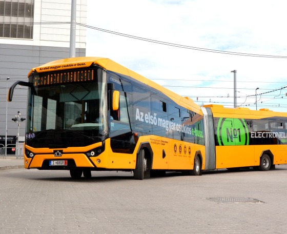 Szóló és csuklós elektromos Credobus Electronelleket tesztel a Volán