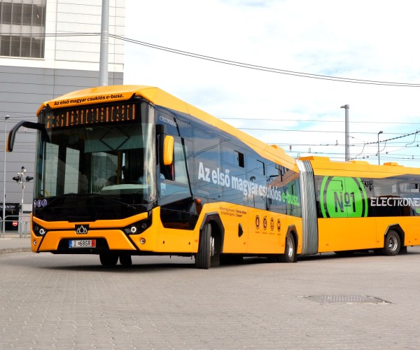 Szóló és csuklós elektromos Credobus Electronelleket tesztel a Volán