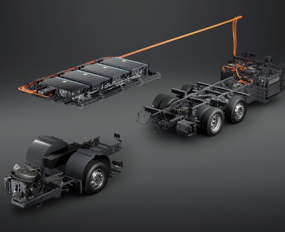 Alacsony belépésű háromtengelyes villanybusz-alvázzal bővíti kínálatát a Scania