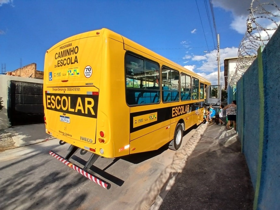 BUS 15 210 ORE 3 da Prefeitura de Nova Serrana 3