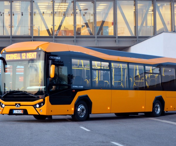 Aláírták a szerződést a 131 darab Credobus Econell Next beszerzéséről