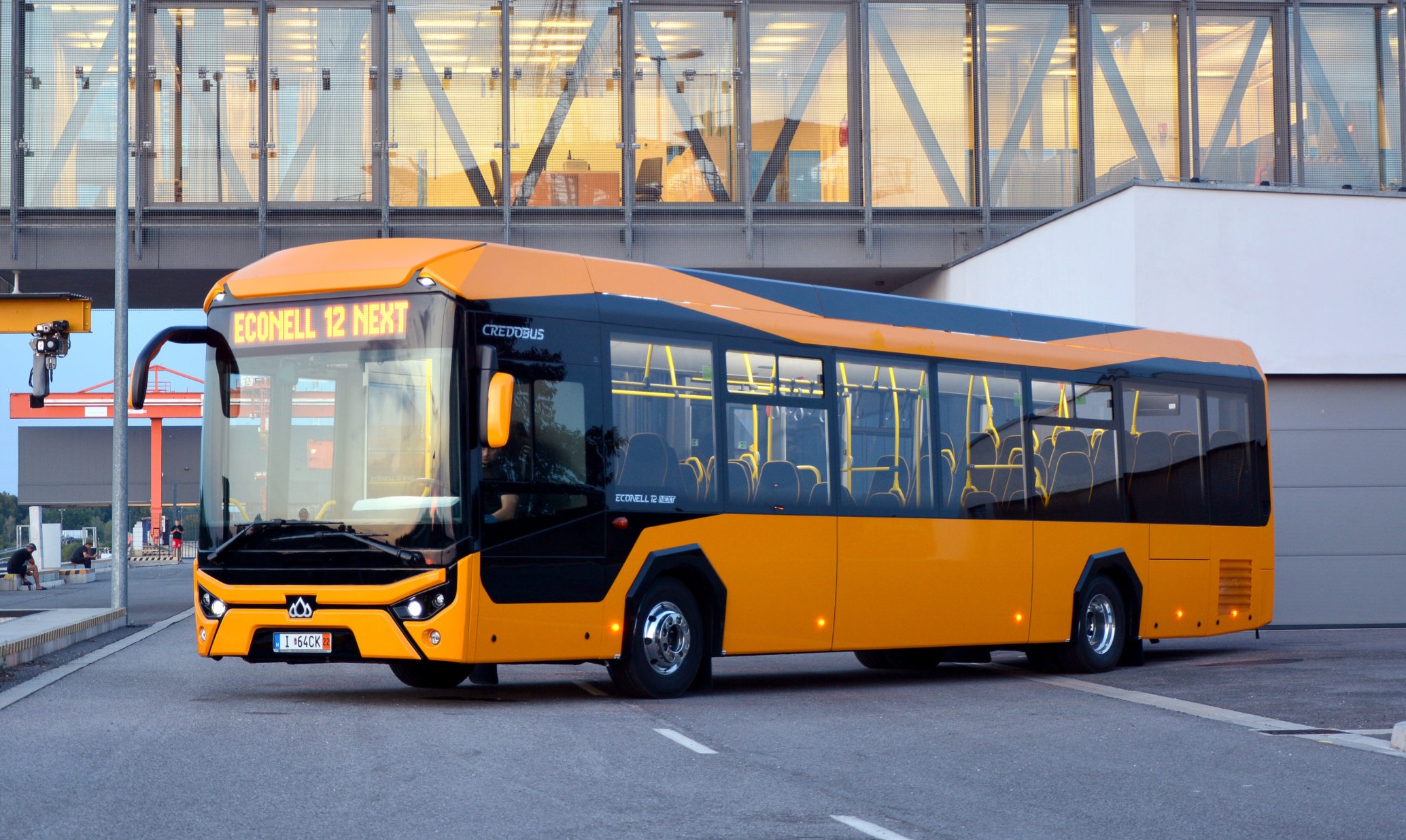 Aláírták a szerződést a 131 darab Credobus Econell Next beszerzéséről