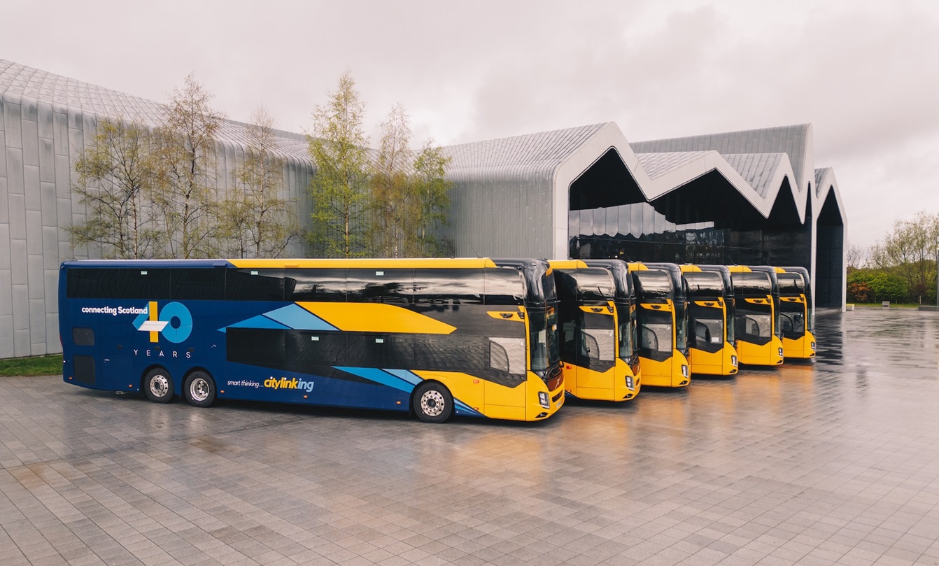 Tizennyolc vadonatúj Volvo 9700 DD áll forgalomba a Scottish Citylink ikonikus 900-as járatán