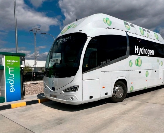 Kilencszáz kilométert tett meg egyetlen feltöltéssel az Irizar távolsági hidrogénbusza