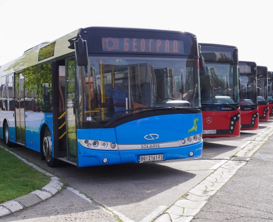 Solaris és Ikarbus autóbuszokat adományozott más szerbiai városoknak Belgrád