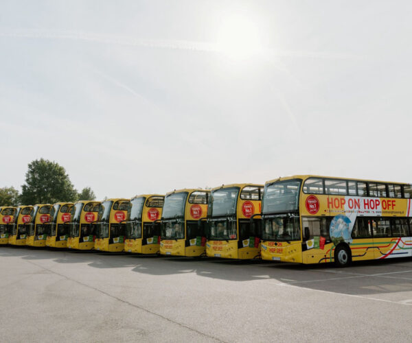 Kizárólag elektromos városnéző buszokkal szolgáltat a jövőben a Vienna Sightseeing