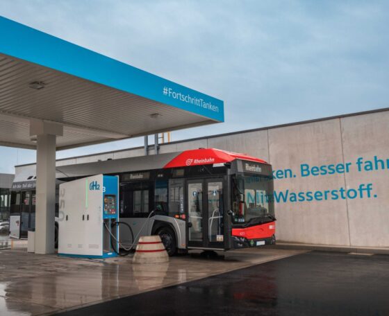 Öt tonna naponta – csúcsteljesítményű hidrogénkút épült Németországban