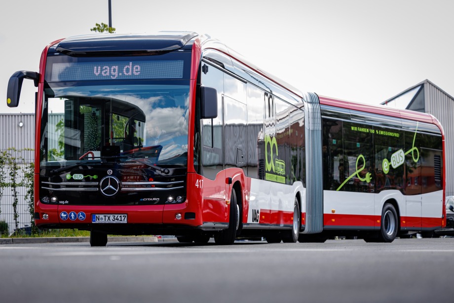 Immár száz elektromos busz járja Nürnberg utcáit – újabb 31 Mercedes-Benz eCitaro G állt forgalomba