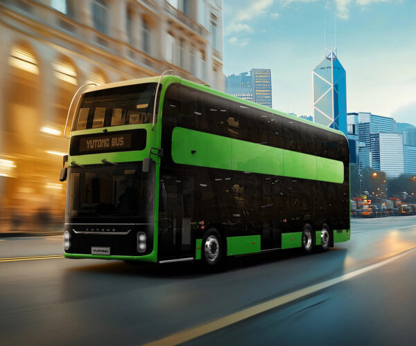 Bemutatkozott a Yutong új háromtengelyes városi emeletes villanybusza