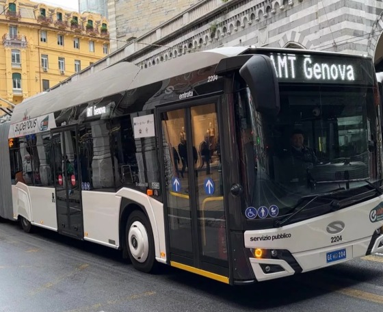 Forgalomba állt a 112 darabos genovai Solaris Trollino-flotta első példánya