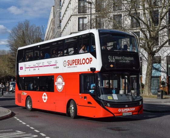 Villanyos emeletesek Londonnak: megérkeztek az első újgenerációs Enviro400EV-k