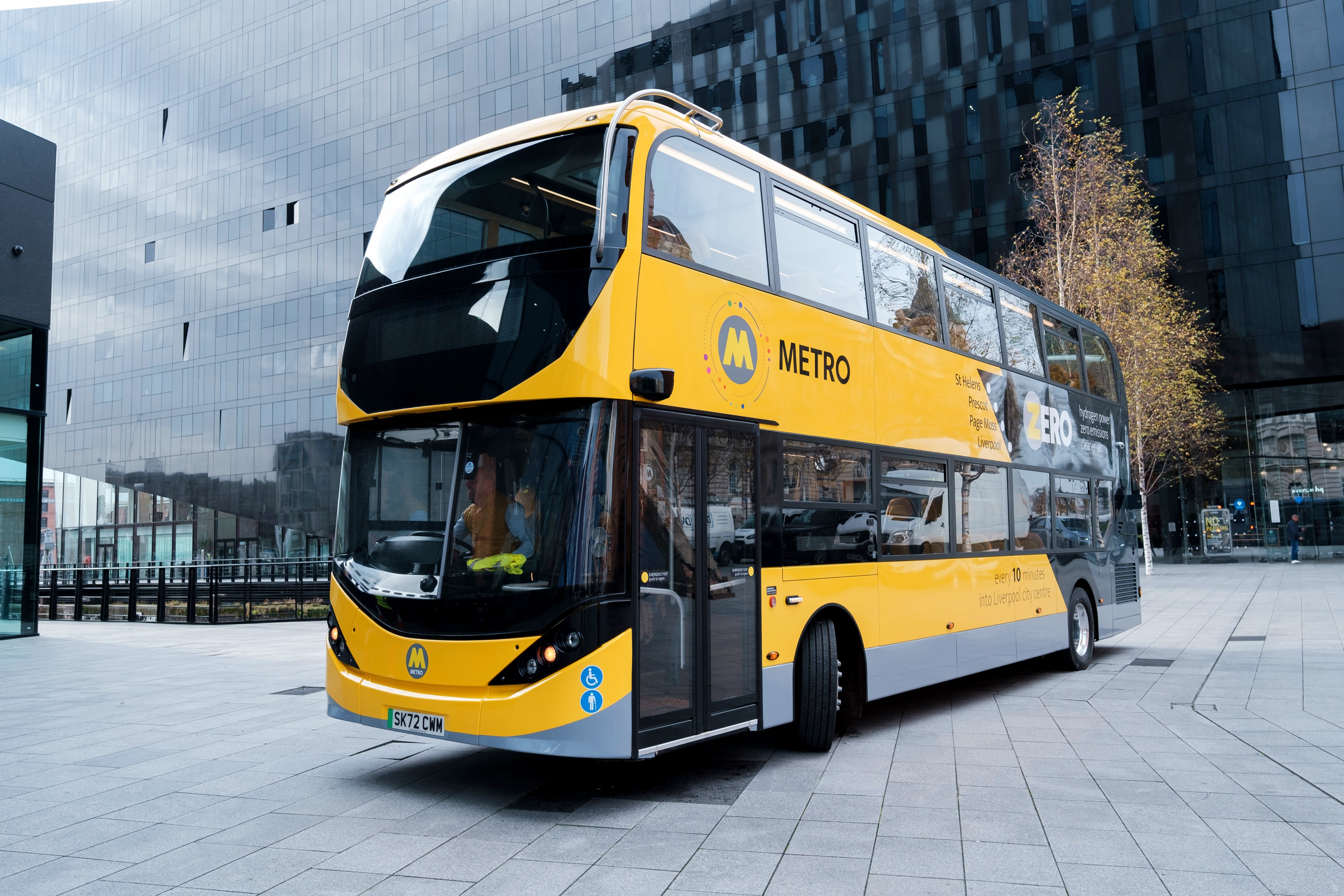 Megfelelő infrastruktúra nélkül nem megy - lassan egy éve vesztegelnek Aberdeen és Liverpool hidrogénbuszai