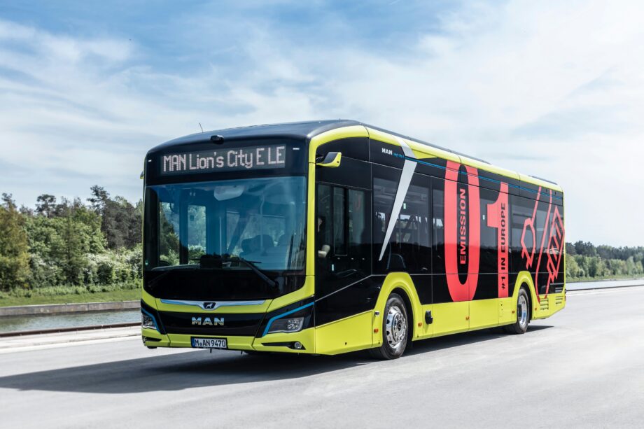 P Bus EOT LionsCity12E LE 13