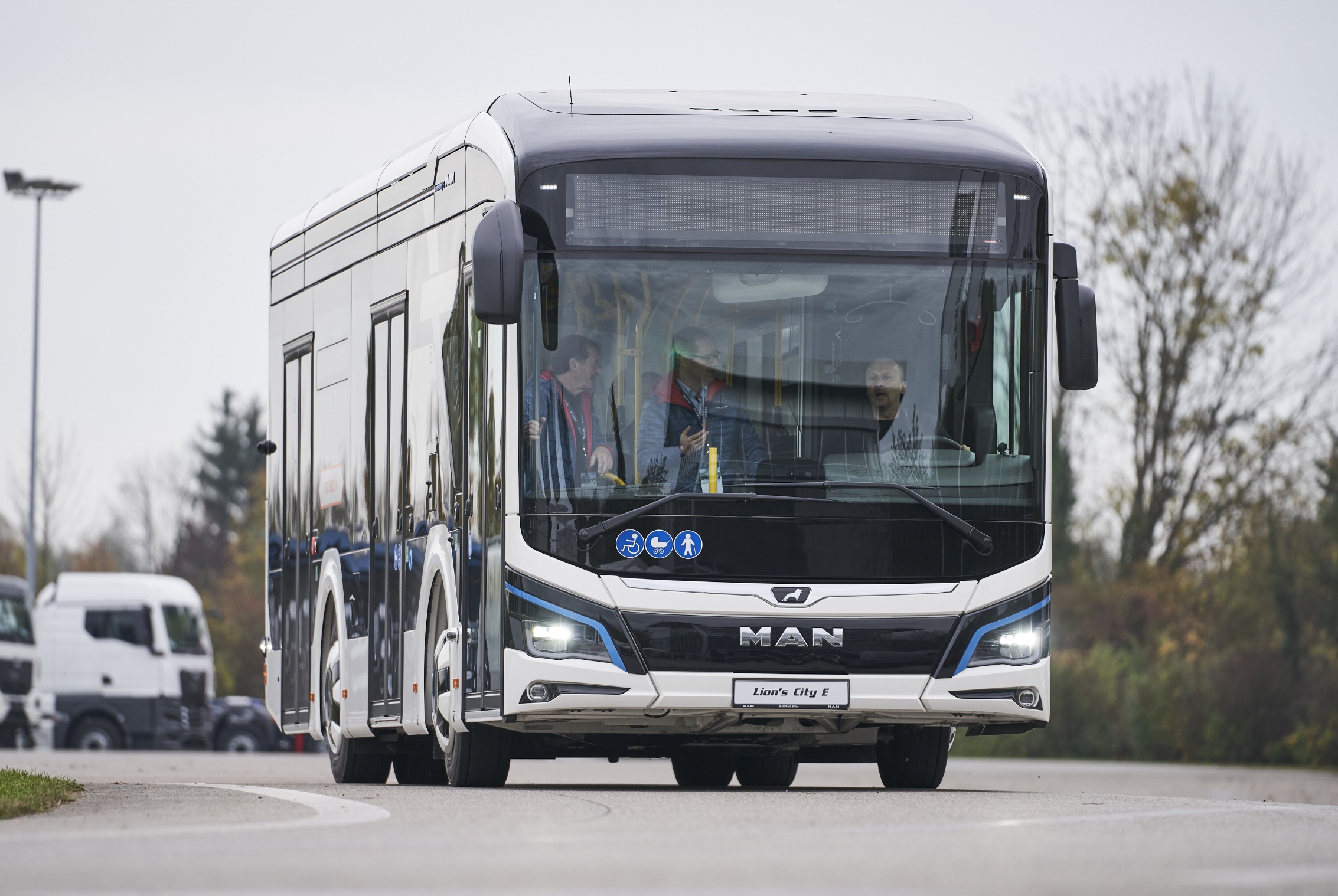 Ismét elektromos MAN-nel, ezúttal egy Lion’s City 10 E midivel bővül a V-Busz flottája