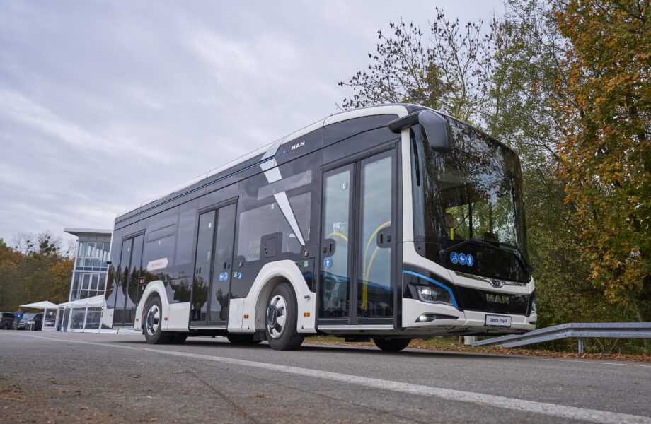 P Bus EOT MAN eMob EXP LionsCity10E 10