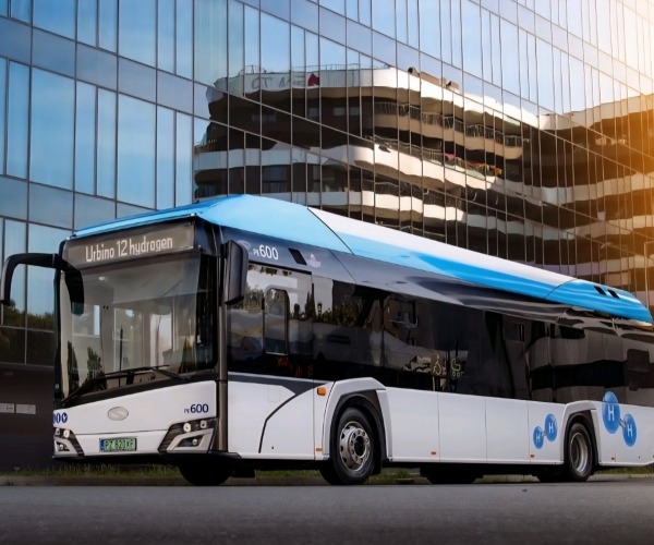 Zöld utat kaptak Kecskemét első hidrogénbuszai: a Solaris tájékoztatása szerint már aláírták a szerződést