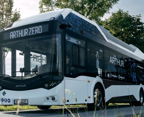 Lengyel alapokon, német szervezeti háttérrel épít villany- és hidrogénbusz-gyártót az Arthur Bus