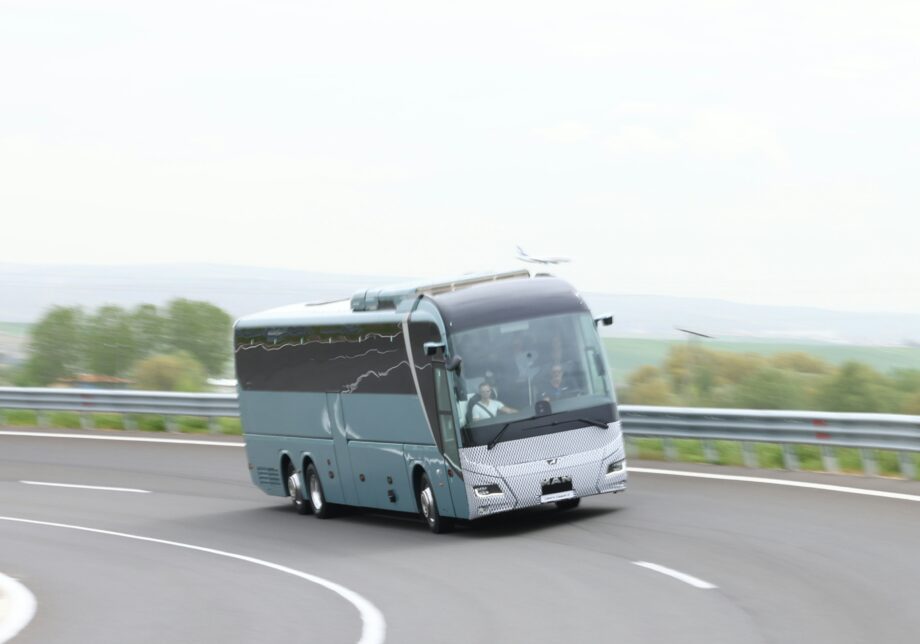 e eot man ecoach sneak preview 03