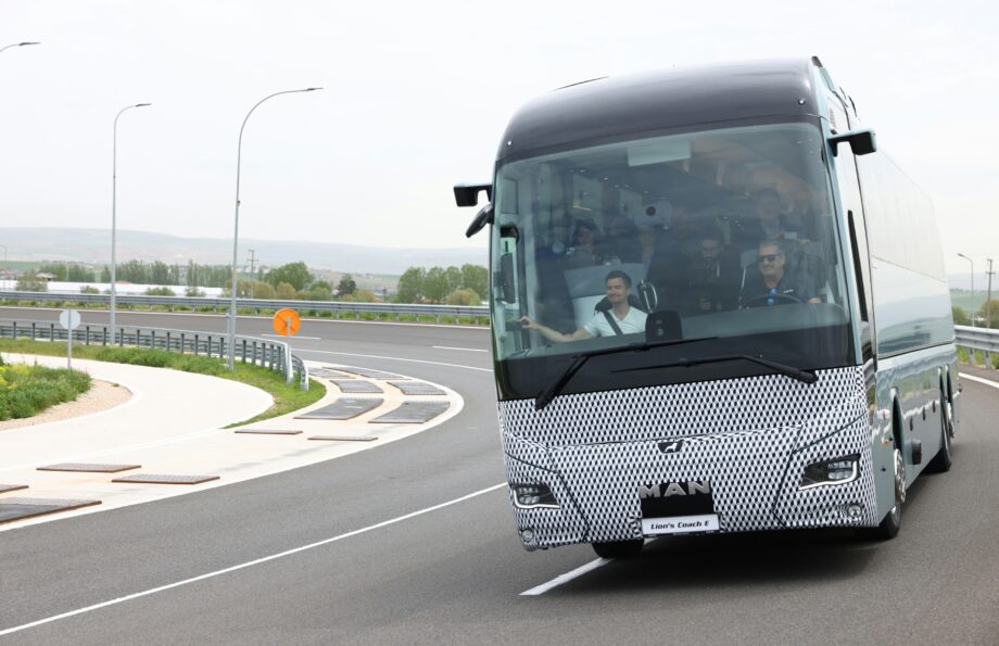 e eot man ecoach sneak preview 04