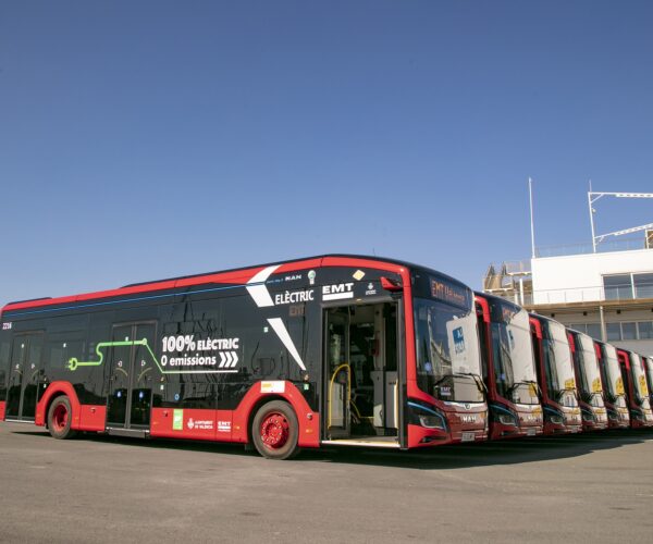 Valencia közlekedési vállalata 161 új elektromos és hibrid hajtású autóbuszt vásárol