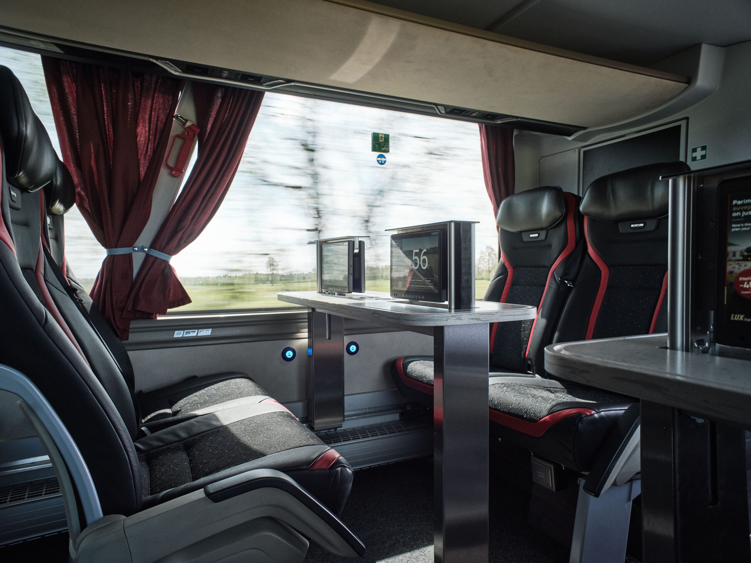 Neoplan emeletesekkel emeli új szintre a belföldi közlekedést az észt Lux Express 7 p bus iot neo skyliner lux express.jpg2 scaled