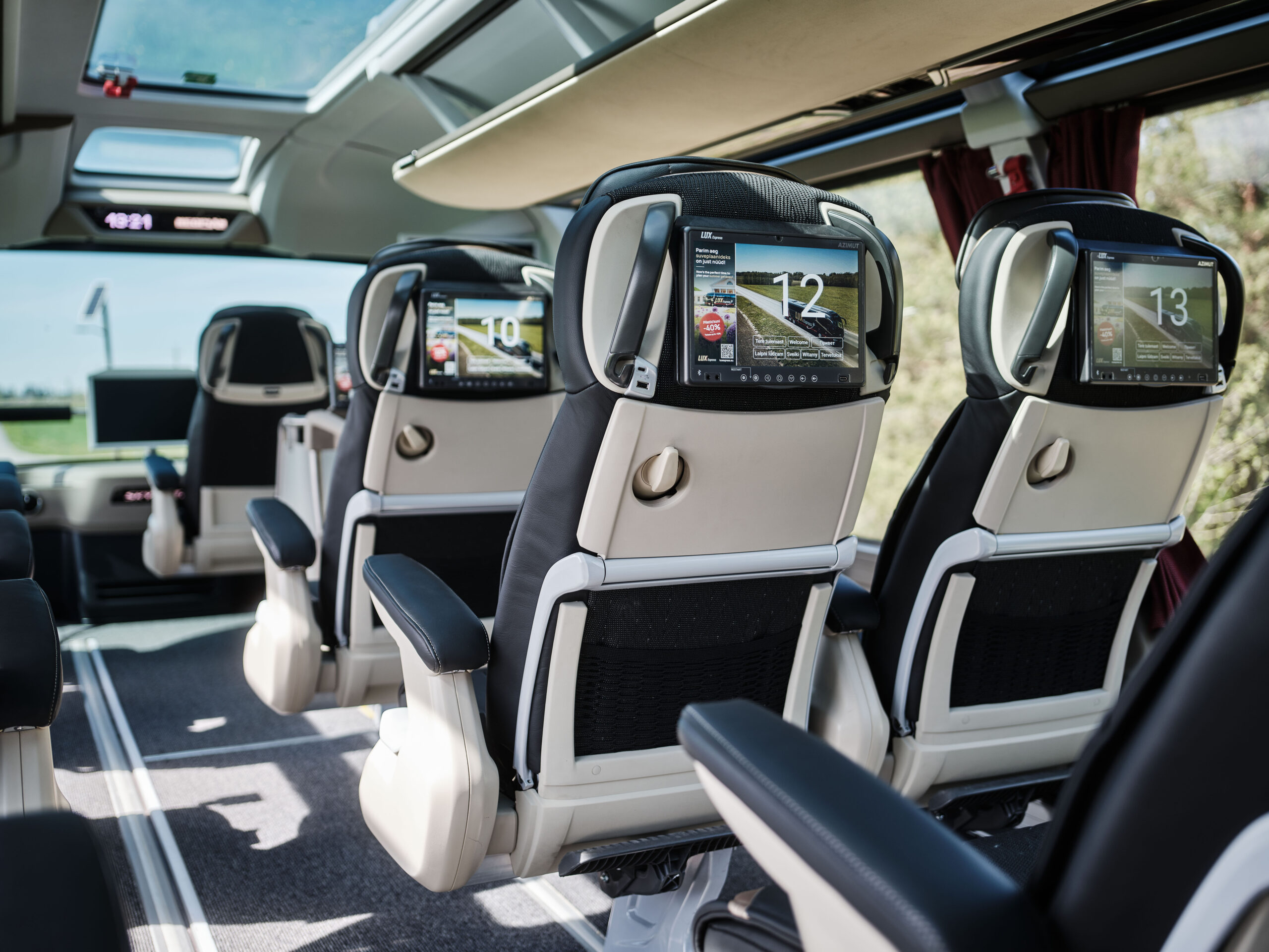 Neoplan emeletesekkel emeli új szintre a belföldi közlekedést az észt Lux Express 5 p bus iot neo skyliner lux express.jpg5 scaled