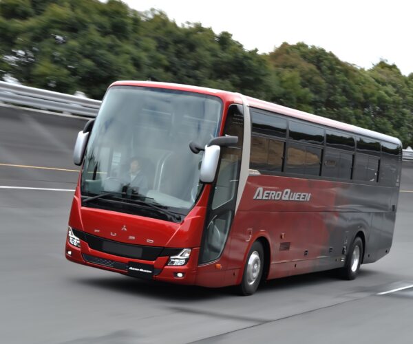 Új japán haszongépjármű-ipari óriás születik – egyesül a Mitsubishi Fuso és a Hino