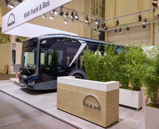 Új akkumulátor-generációval és rugalmas konfigurációkkal frissül az MAN Lion’s City E család
