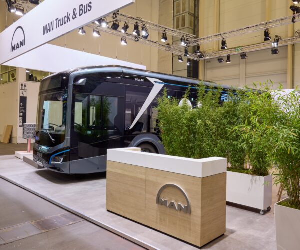 Új akkumulátor-generációval és rugalmas konfigurációkkal frissül az MAN Lion’s City E család