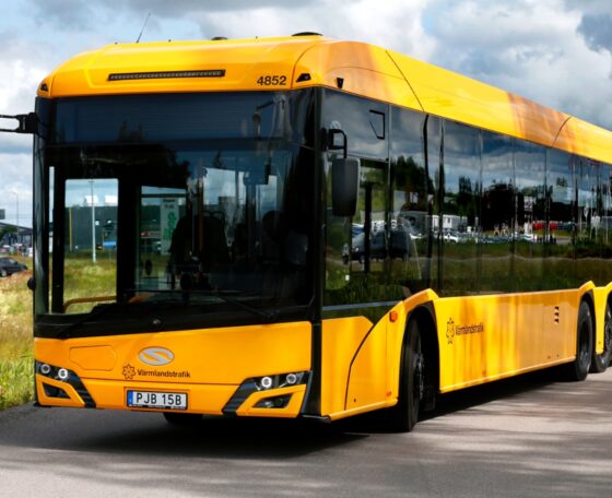 Ötvenkét villanybusszal indult nagyszabású pilotprojekt a regionális közlekedés villamosítására Svédországban